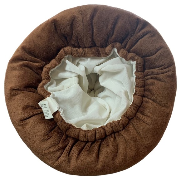 Fiesta | Brown Plush Poop ๐ฉ Emoji Hat - Picture 3 of 4